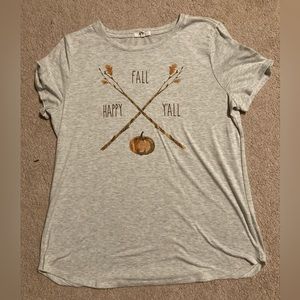 Medium Maurices Happy Fall Y’all graphic tee